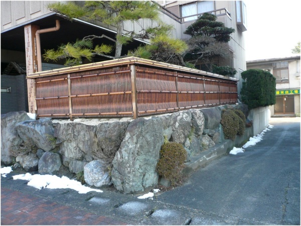 茶大津垣（屋根付）